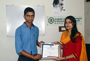 Certificate Distribution to the students for Web & SEO Training Course in Kolkata